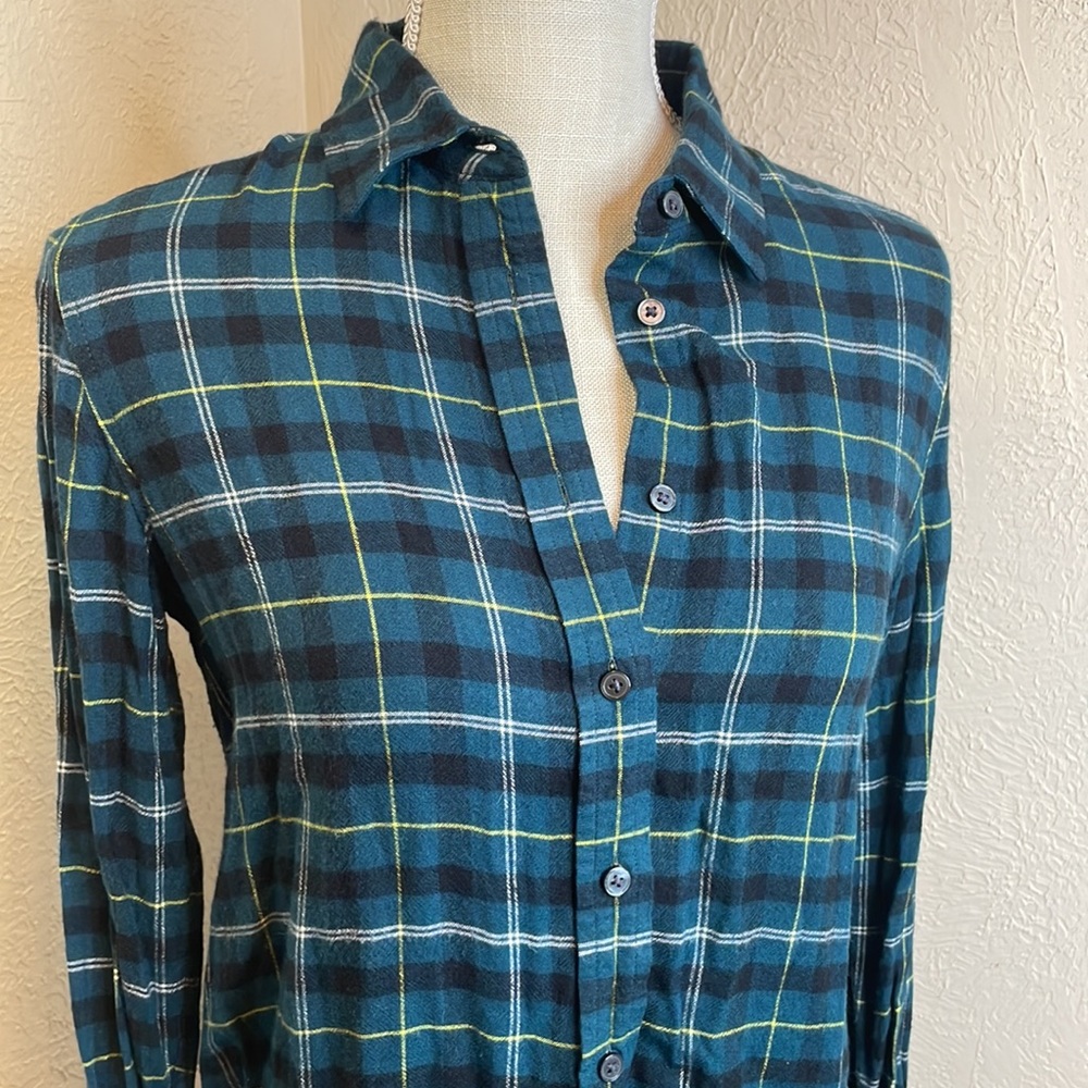 Banana Republic Dillon Plaid Green 100% Rayon Button Down Flannel Shirt - Picture 2 of 9